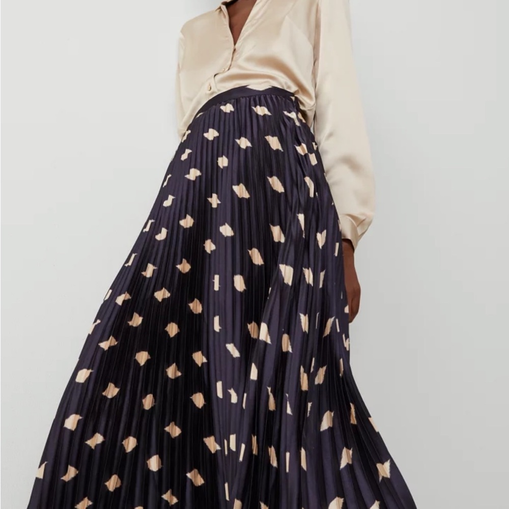 Ann Taylor Black and Cream A-Line Skirt